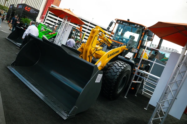 LiuGong 842T — 3