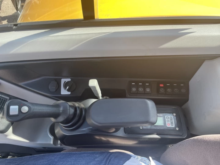 2022 LIUGONG 909 ECR 