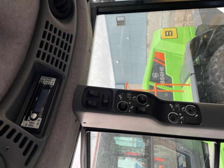 2006 NEW HOLLAND TV 145 
