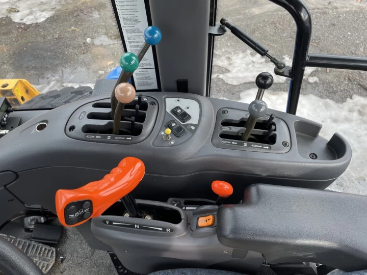 2006 NEW HOLLAND TV 145 