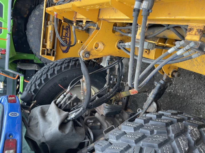 2006 NEW HOLLAND TV 145 