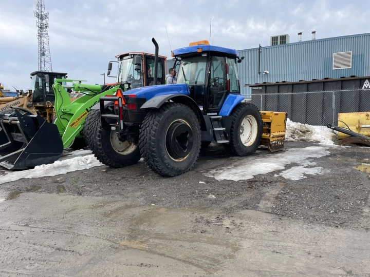 2006 NEW HOLLAND TV 145 