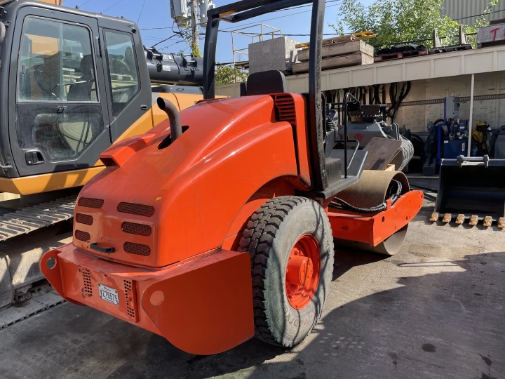 2011 JCB VM46D 