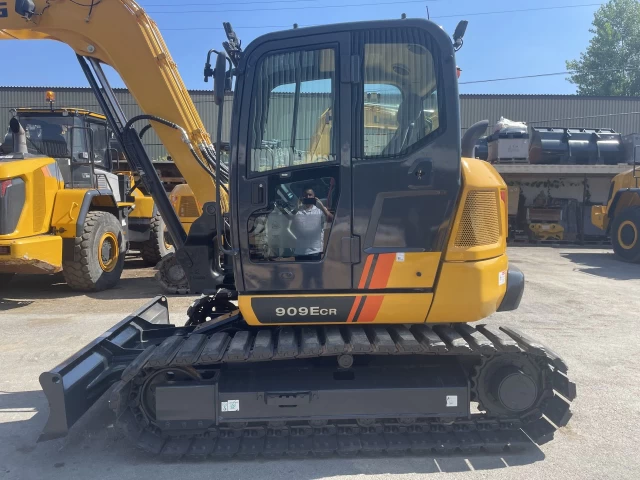 LIUGONG 909 ECR  2022